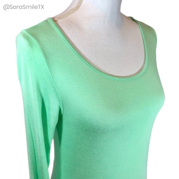 MODERN VINTAGE BOUTIQUE Boho Lace Skull Top small - Picture 6 of 9